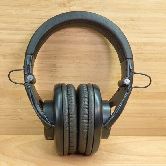 SHURE SRH440A Professional Studio Headphones, Black - Picture 2 of 11